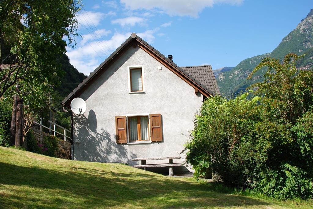 Villa Casa Fontanella Brione  Camera foto